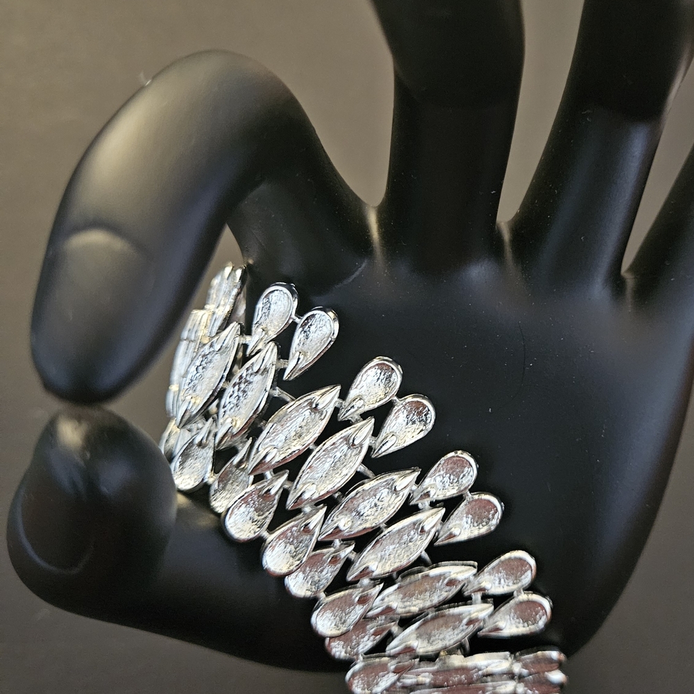 Polished Silver Fish-Link Statement Bracelet - image 3